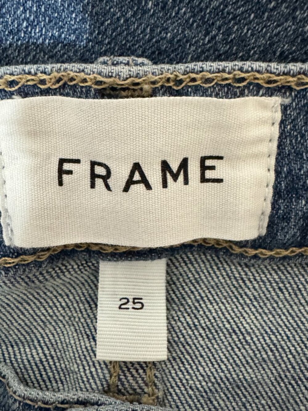 FRAME Le High Flare Jeans in Cairo Wash - Picture 3 of 11